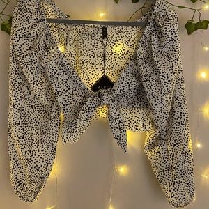 BLACK & WHITE SPOTTED TIE UP SHIRT !